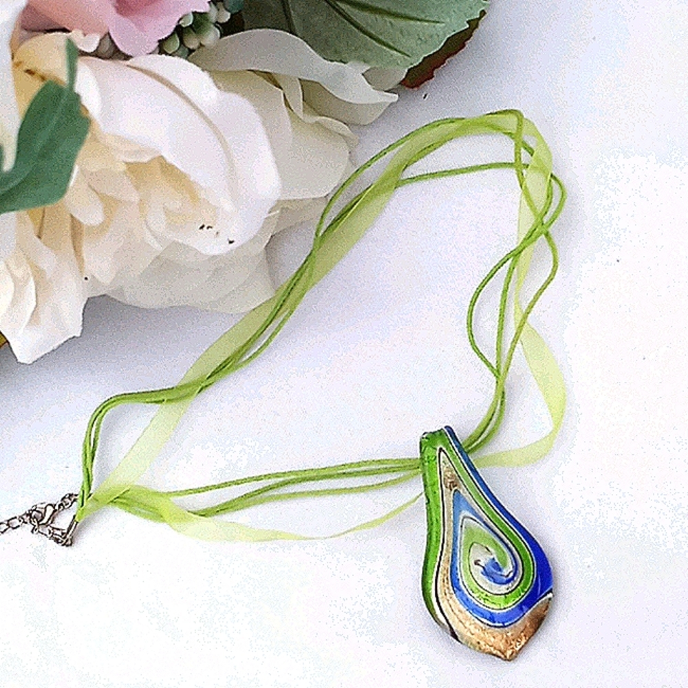 Glass Pendant Ribbon Necklace